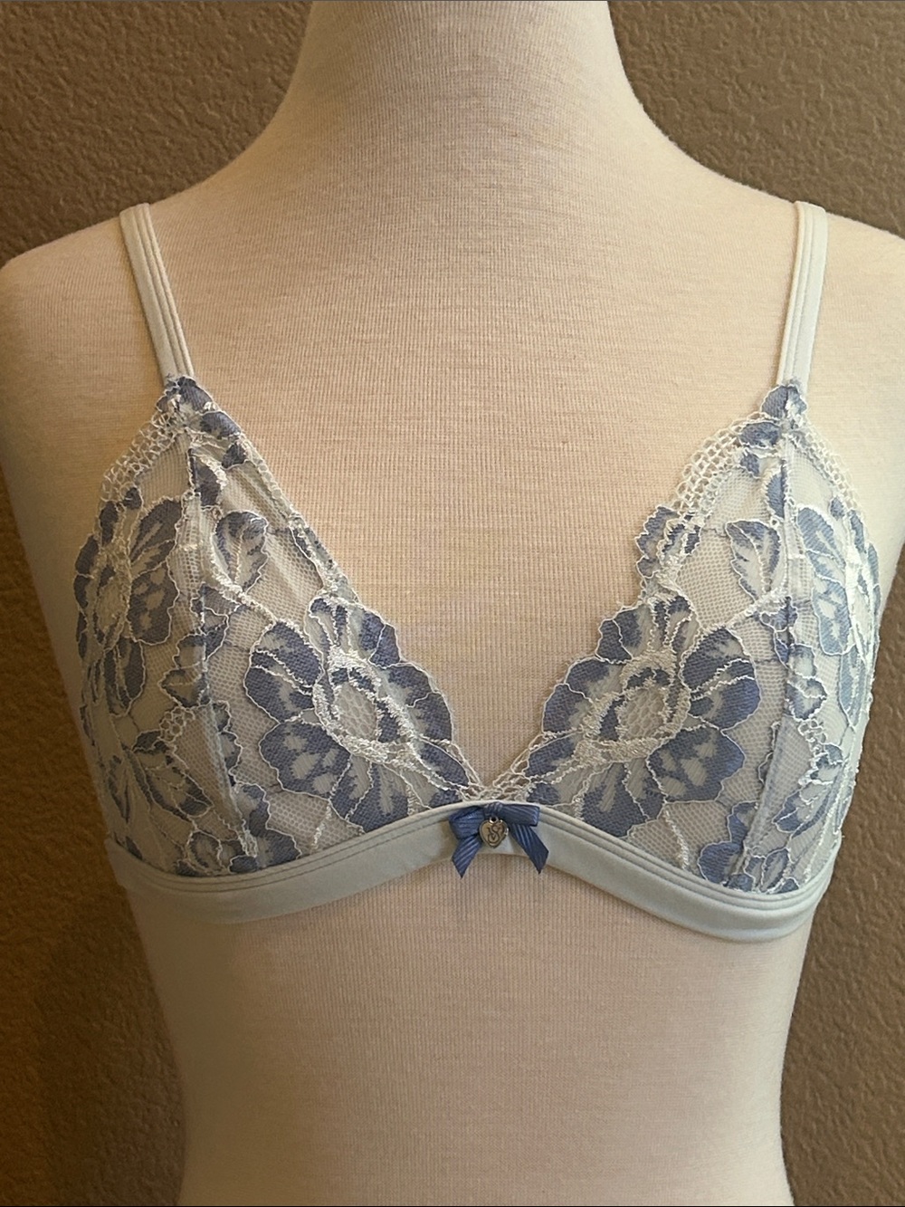Victoria’s Secret Bra (like new)
